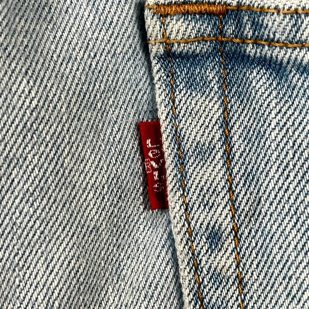 Vintage Levi's 505 Jeans Men's 36x29 Blue Denim Medium Wash Regular Fit Straight